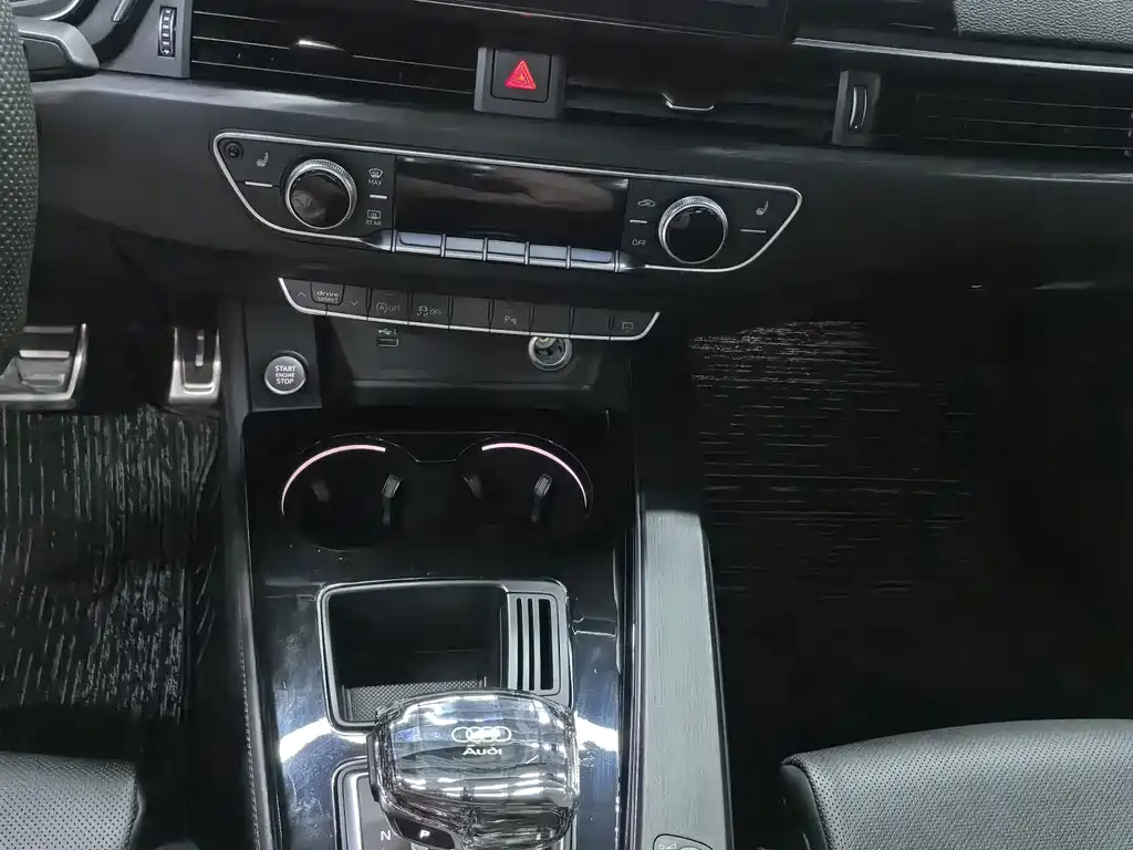 Audi A4L — миниатюра 10