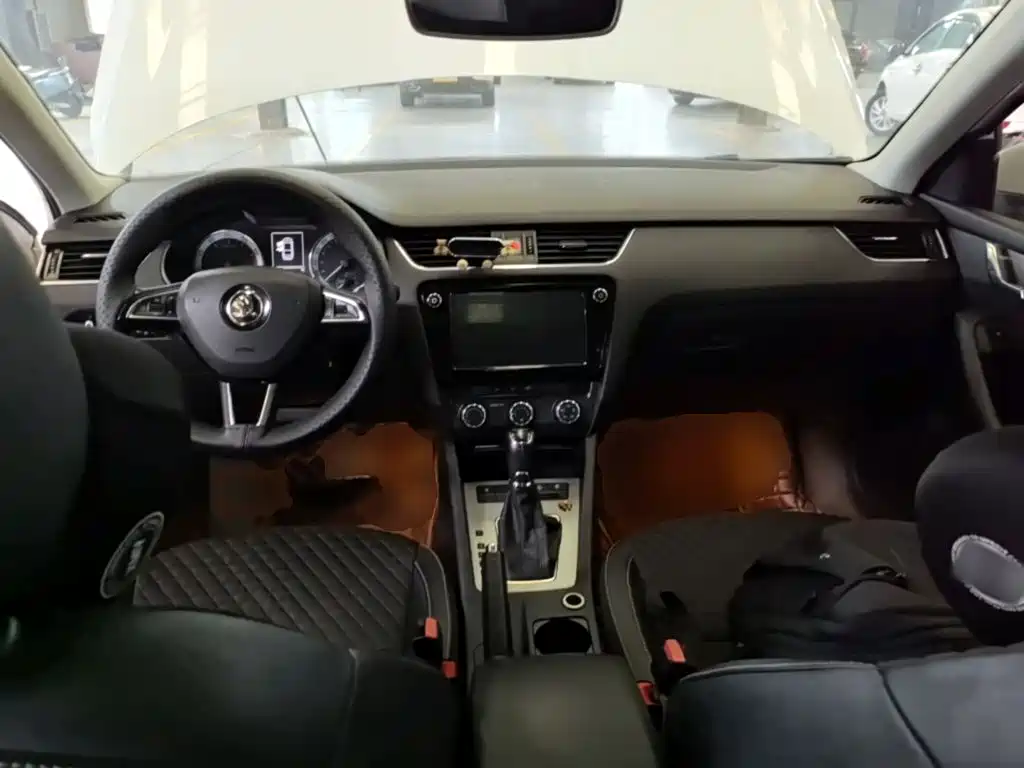 Skoda Octavia — миниатюра 10