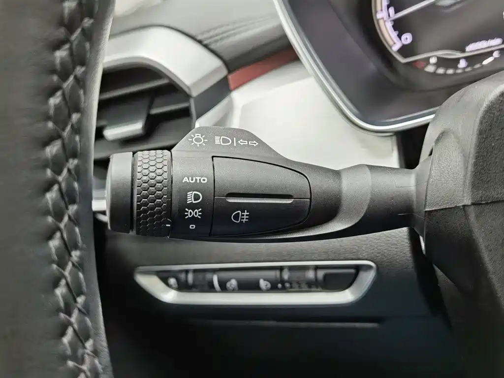 Geely Binyue — миниатюра 21