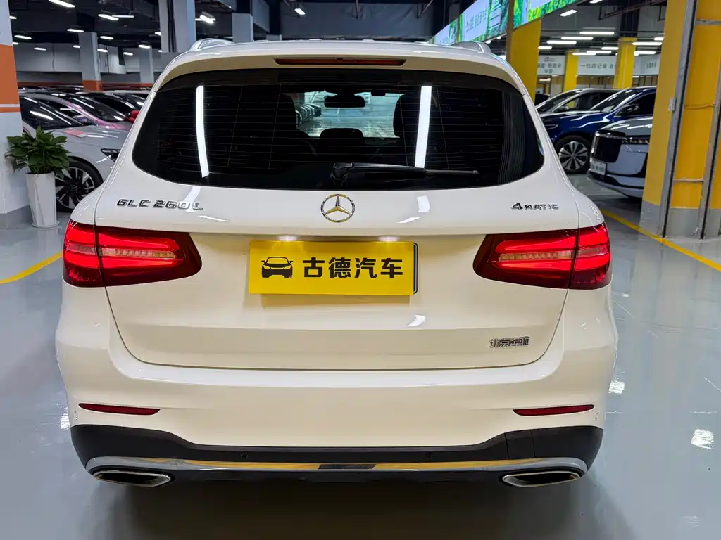 MERCEDES-BENZ GLC