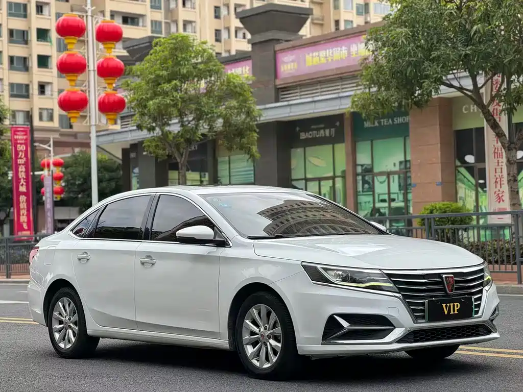 ROEWE I6 NEW ENERGY
