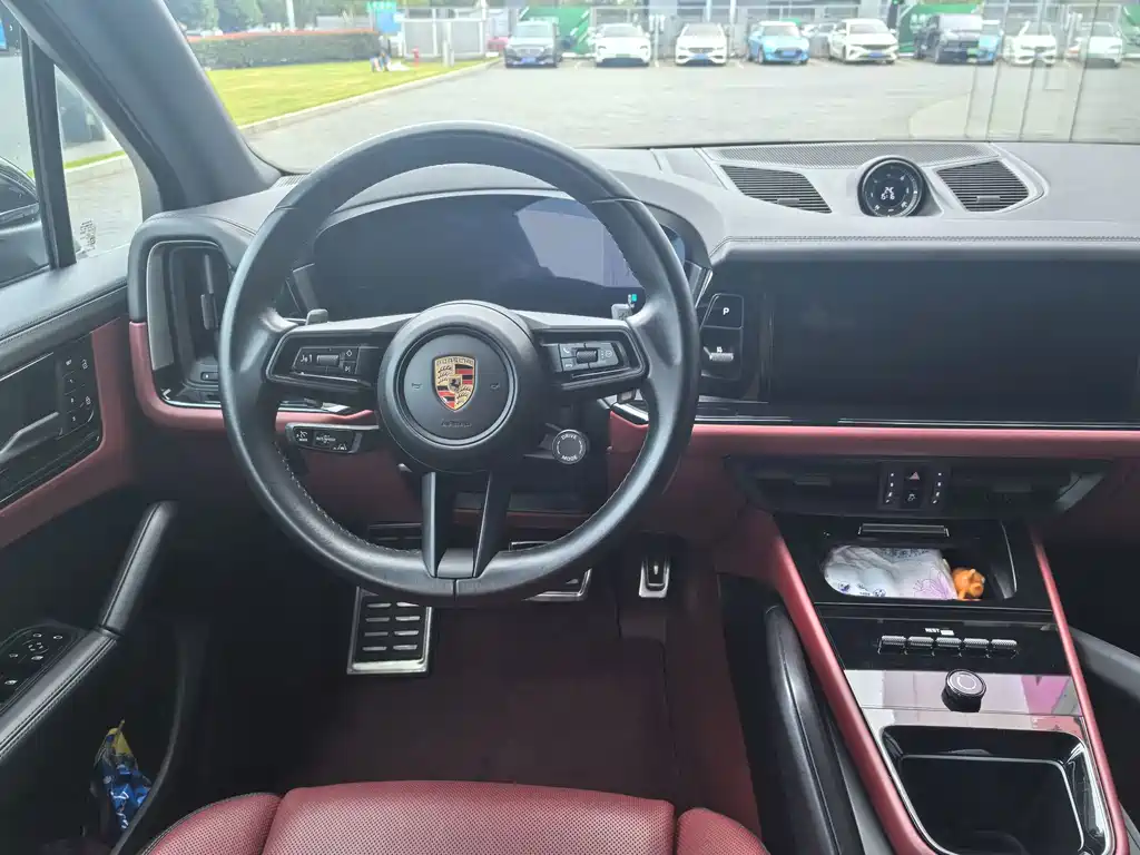 Porsche Cayenne — миниатюра 7