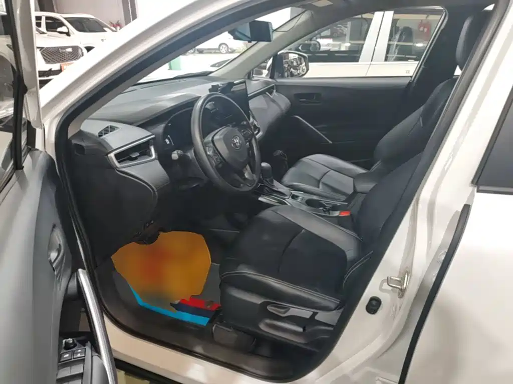 Toyota Corolla Cross — миниатюра 16
