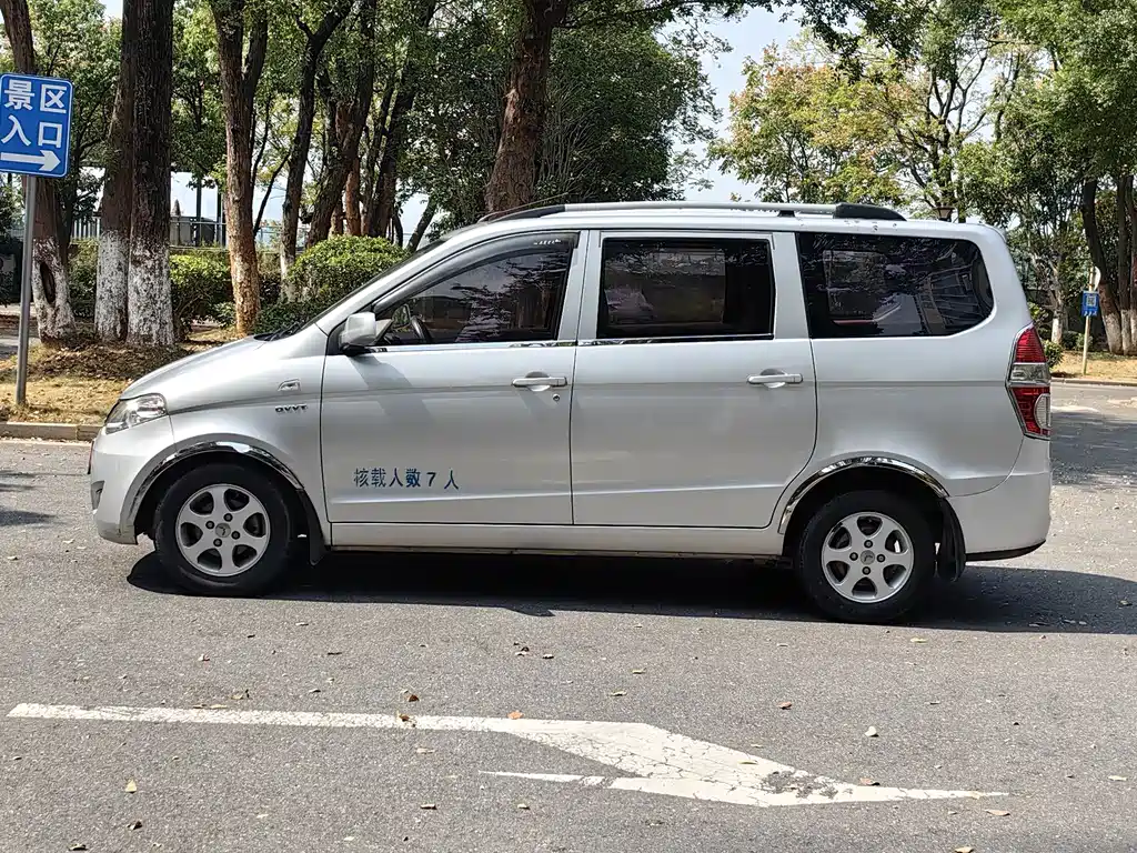 Wuling Hongguang — миниатюра 10