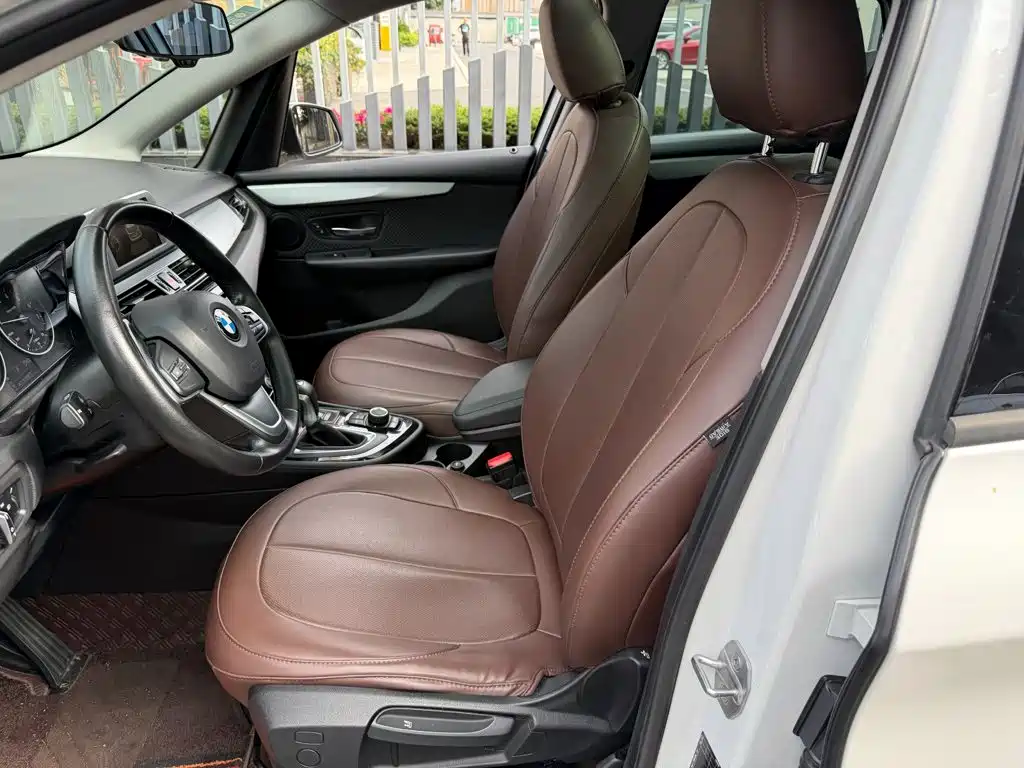 BMW 2 Series Active Tourer — миниатюра 8