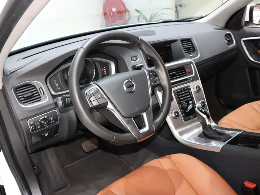Volvo S60 — миниатюра 10