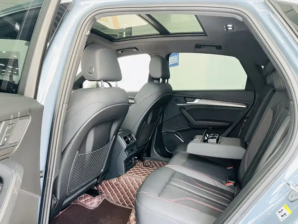 Audi Q5L Sportback — миниатюра 10