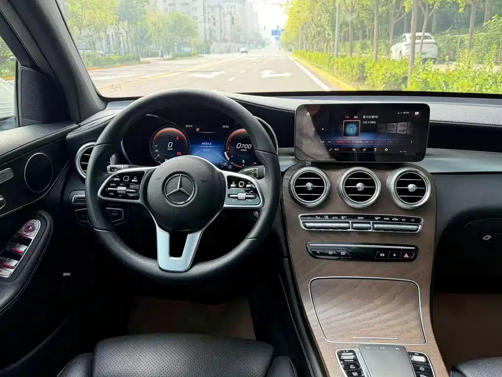 Mercedes-Benz GLC — миниатюра 9