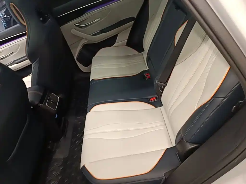 BYD PLUS New Energy — миниатюра 17