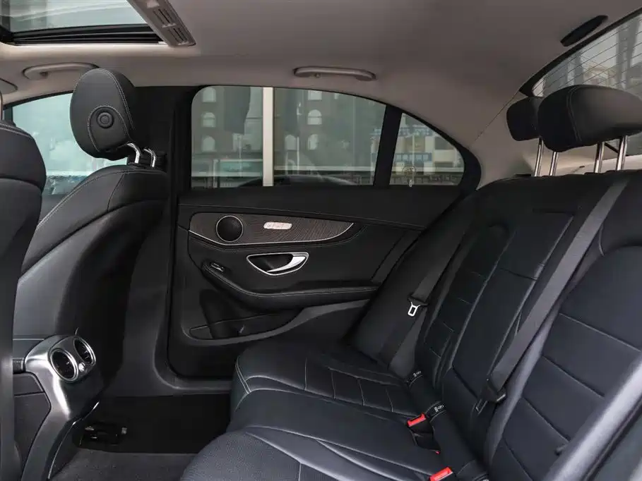 Mercedes-Benz C-Class — миниатюра 9