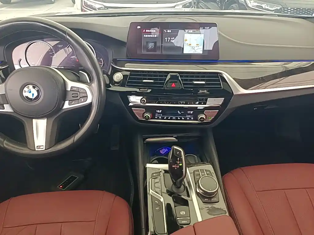 BMW 5 Series — миниатюра 13