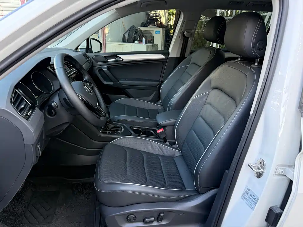 Volkswagen Tiguan L PHEV — миниатюра 15