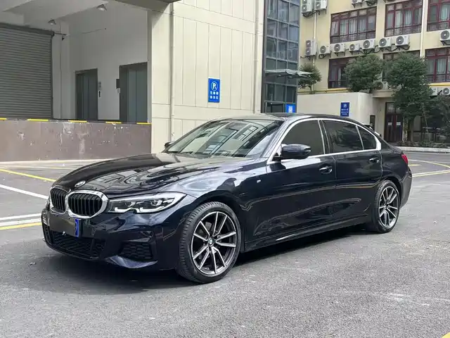 BMW  3 SERIES