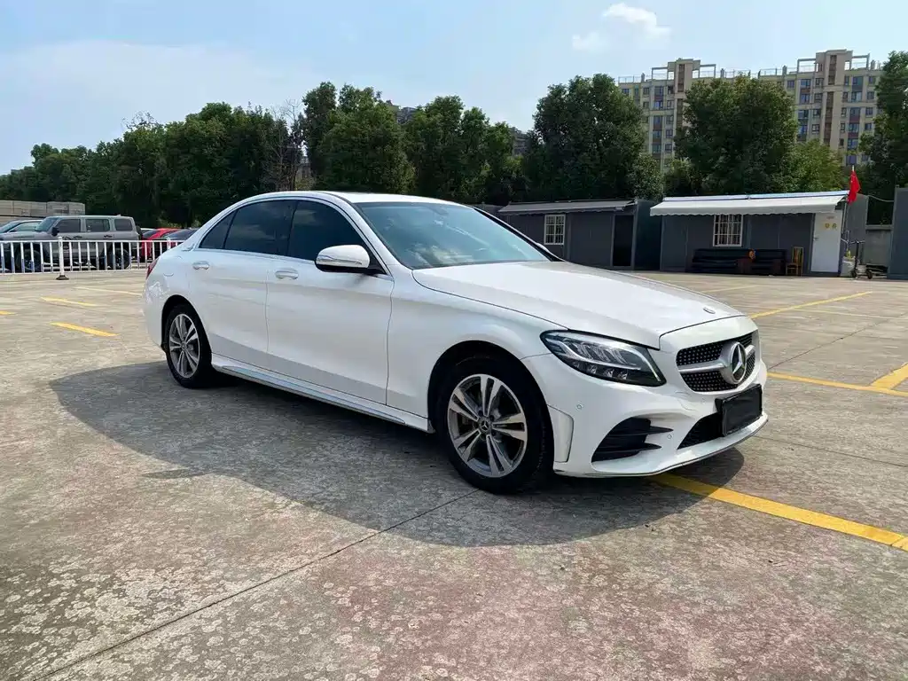 Mercedes-Benz C-Class — миниатюра 3