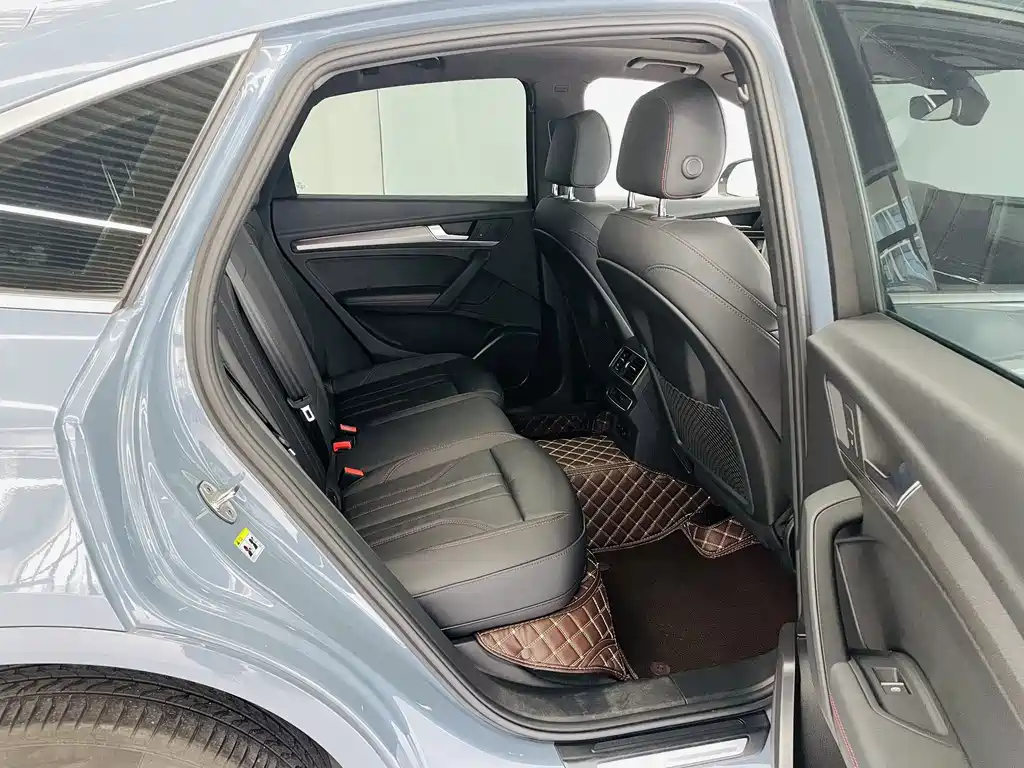 Audi Q5L Sportback — миниатюра 13