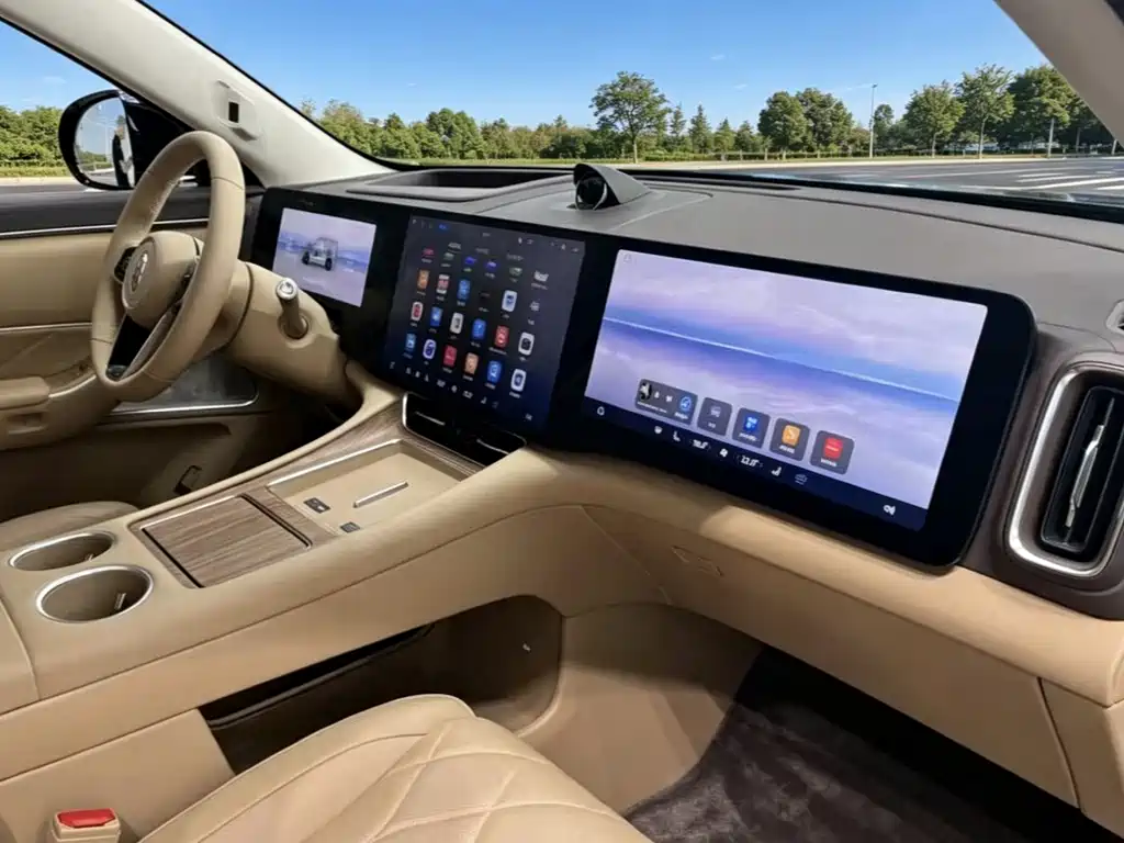 Aito M8 2025 Max+ 53.4kWh 6 мест (192 )
