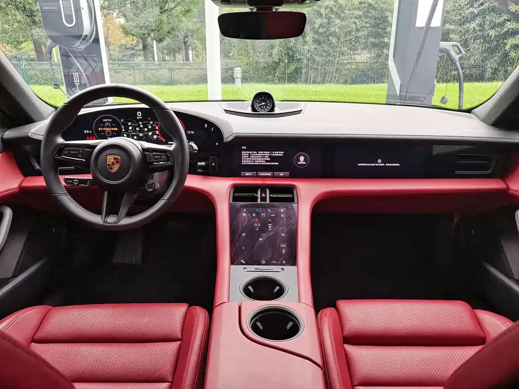 Porsche Taycan — миниатюра 12