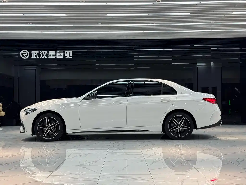 Mercedes-Benz C-Class — миниатюра 4
