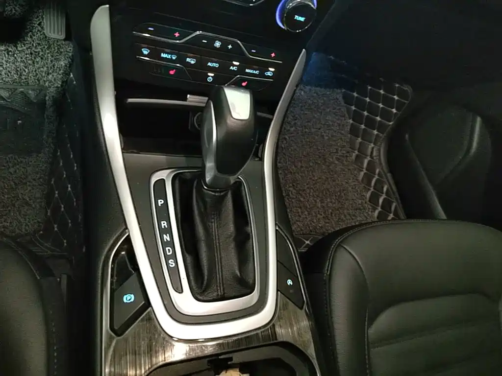 Ford Edge — миниатюра 19