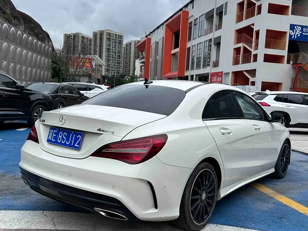 MERCEDES-BENZ CLA