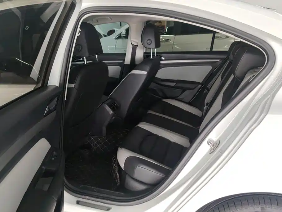 Volkswagen Bora — миниатюра 10