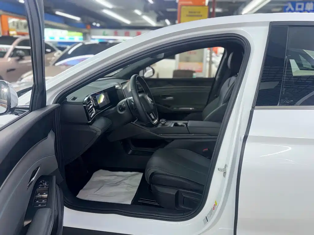 BYD Qin L — миниатюра 7