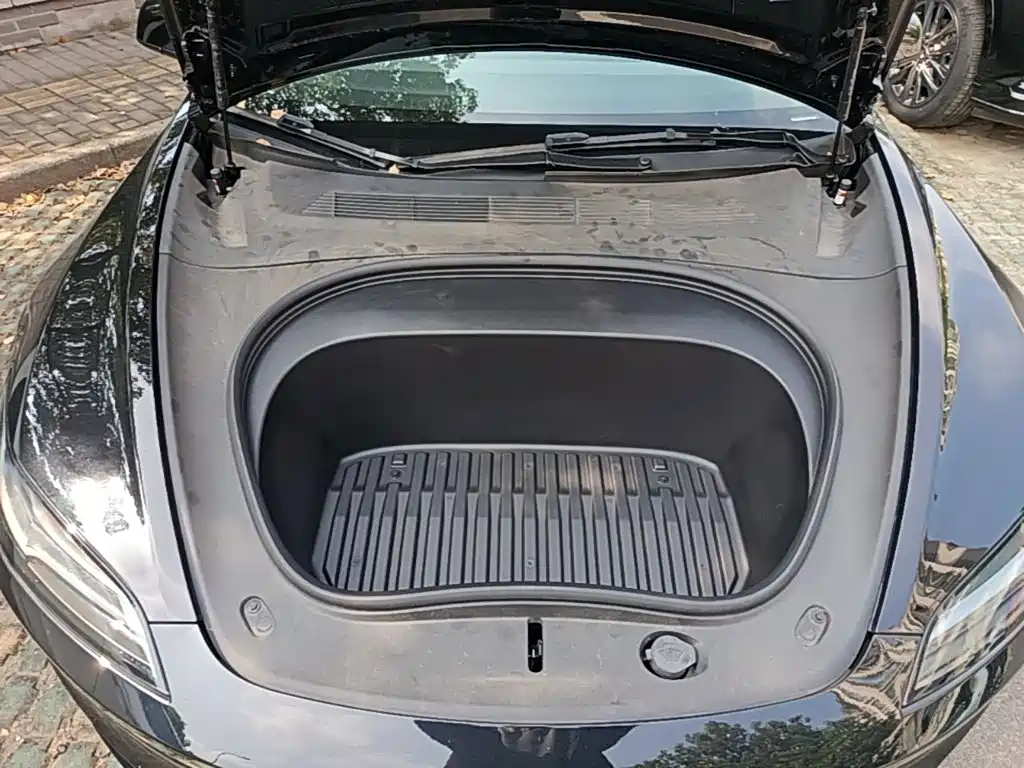Tesla Model 3 — миниатюра 20