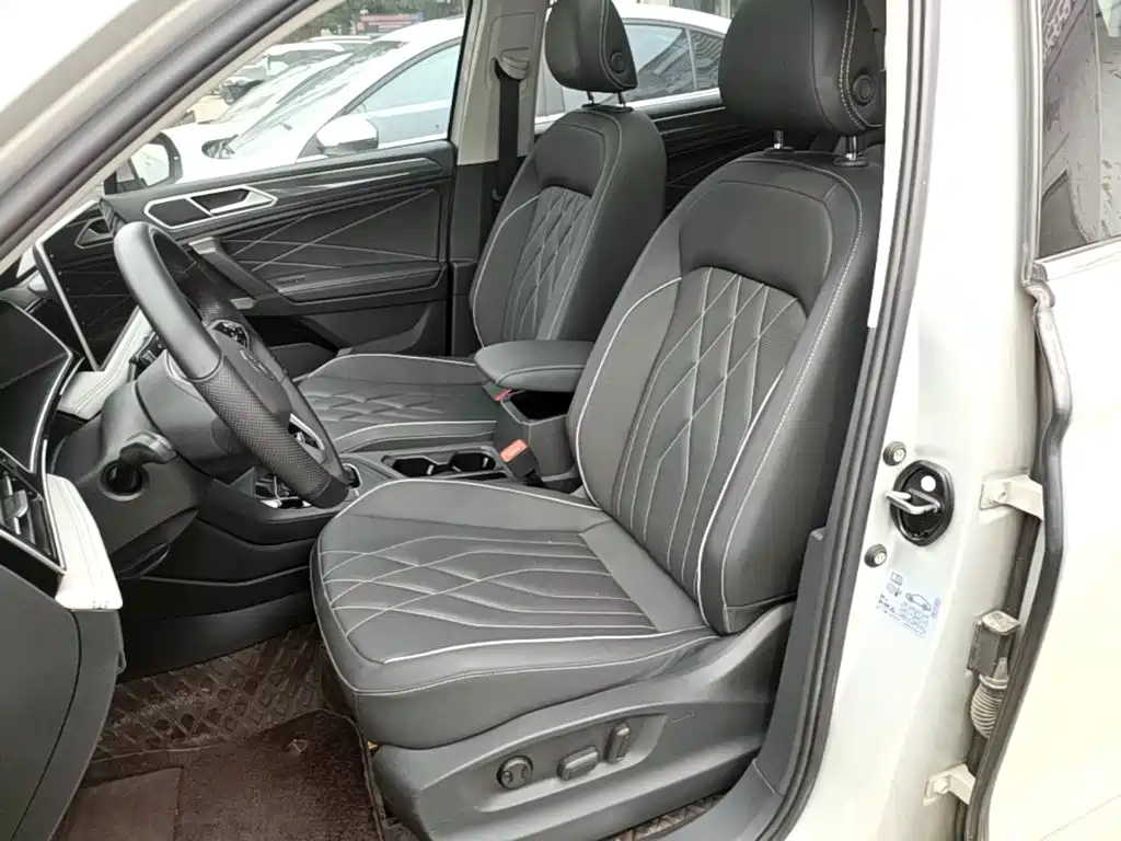 Volkswagen Tiguan L — миниатюра 15