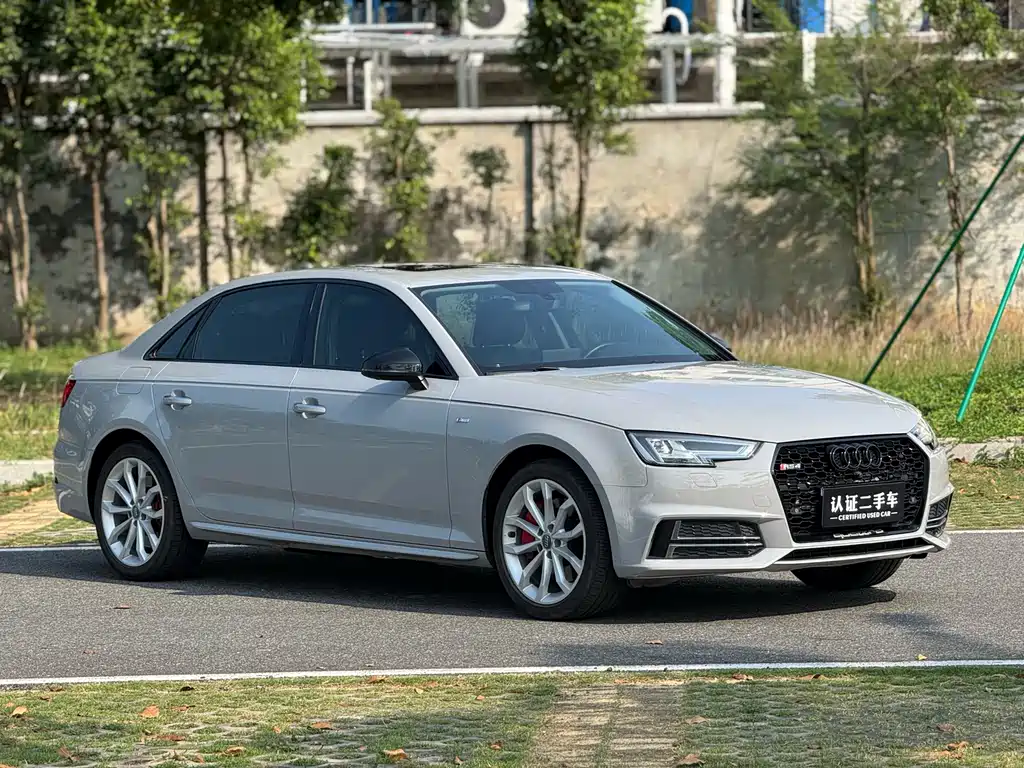 Audi A4L 2018 30 45 TFSI quattro Sport