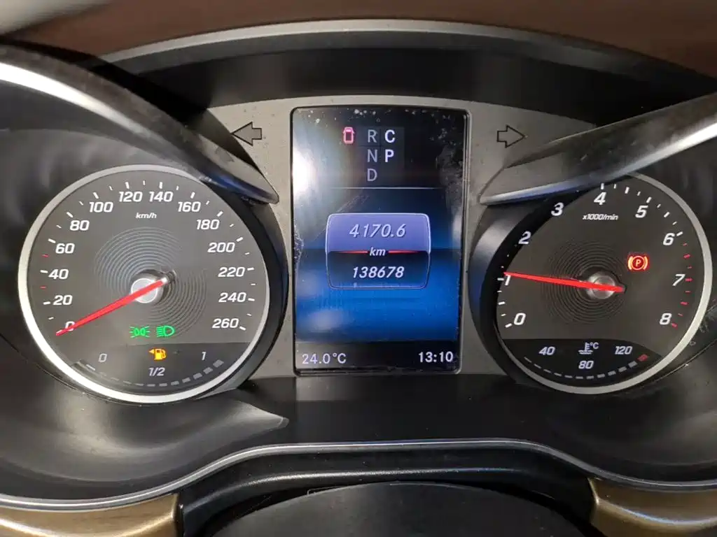 Mercedes-Benz V-Class — миниатюра 12