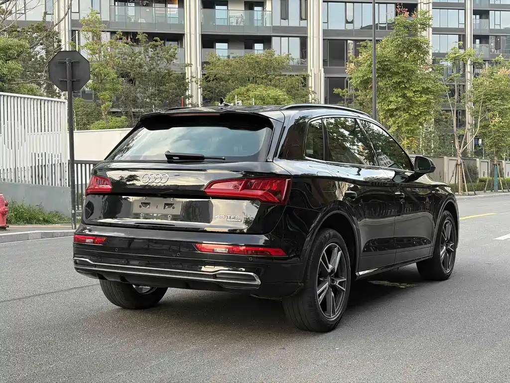 Audi Q5L — миниатюра 11