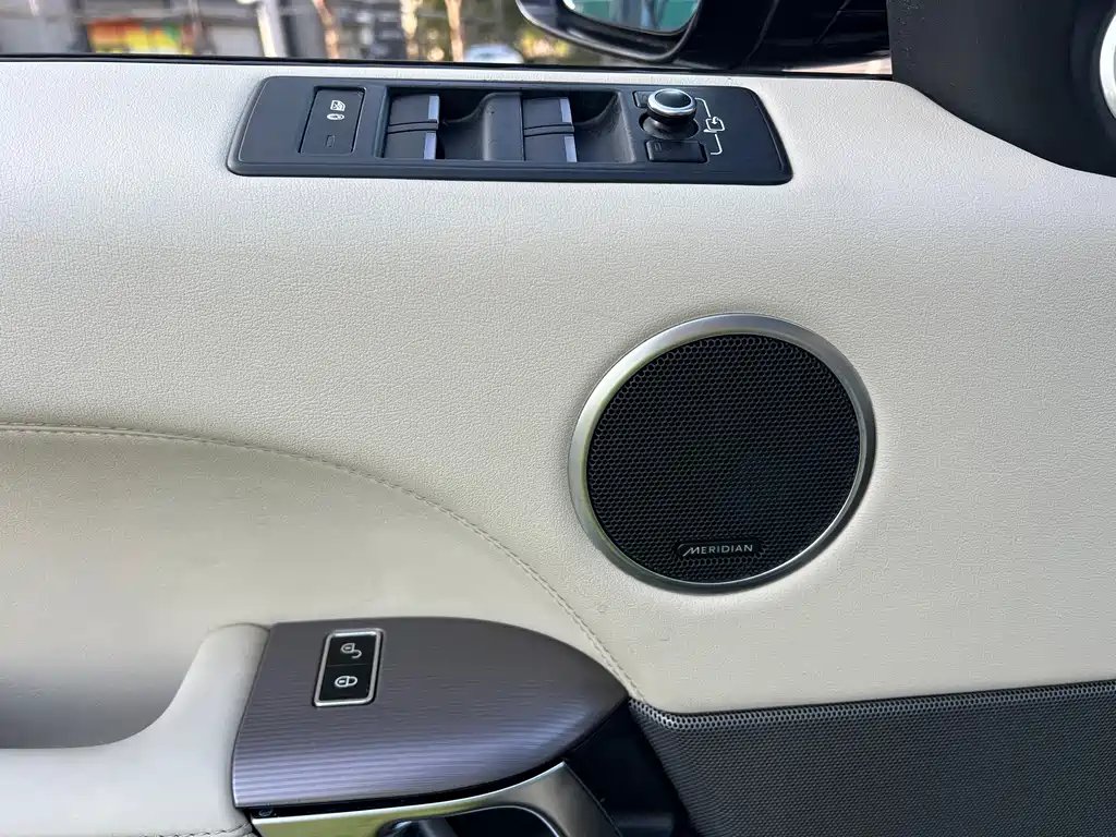 Land Rover Sport — миниатюра 6