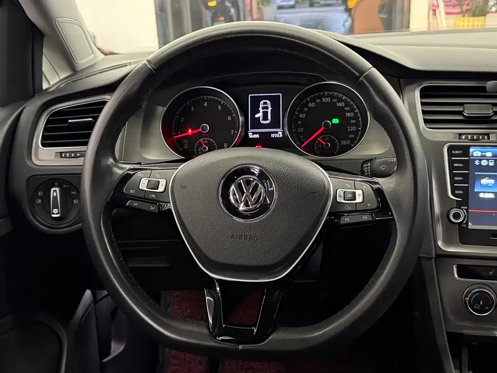 Volkswagen Golf — миниатюра 19