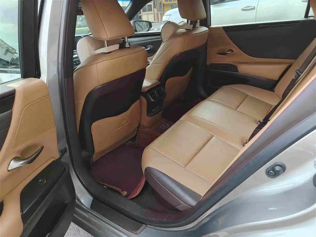 Lexus ES — миниатюра 5