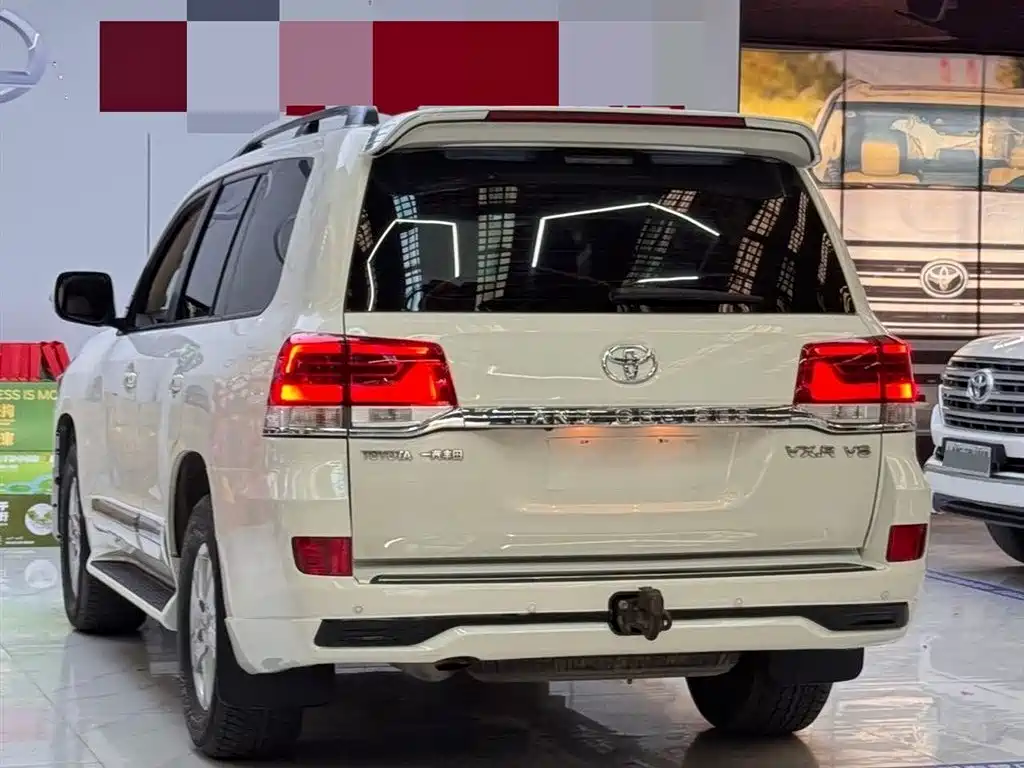Toyota Land Cruiser 2012 4.6L AT VX-R