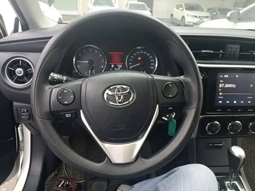 Toyota Corolla — миниатюра 11
