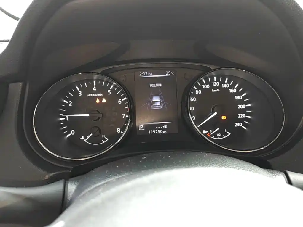 Nissan X-Trail — миниатюра 12