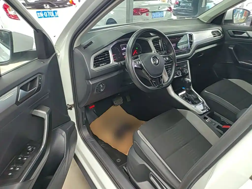 Volkswagen T-Roc — миниатюра 16