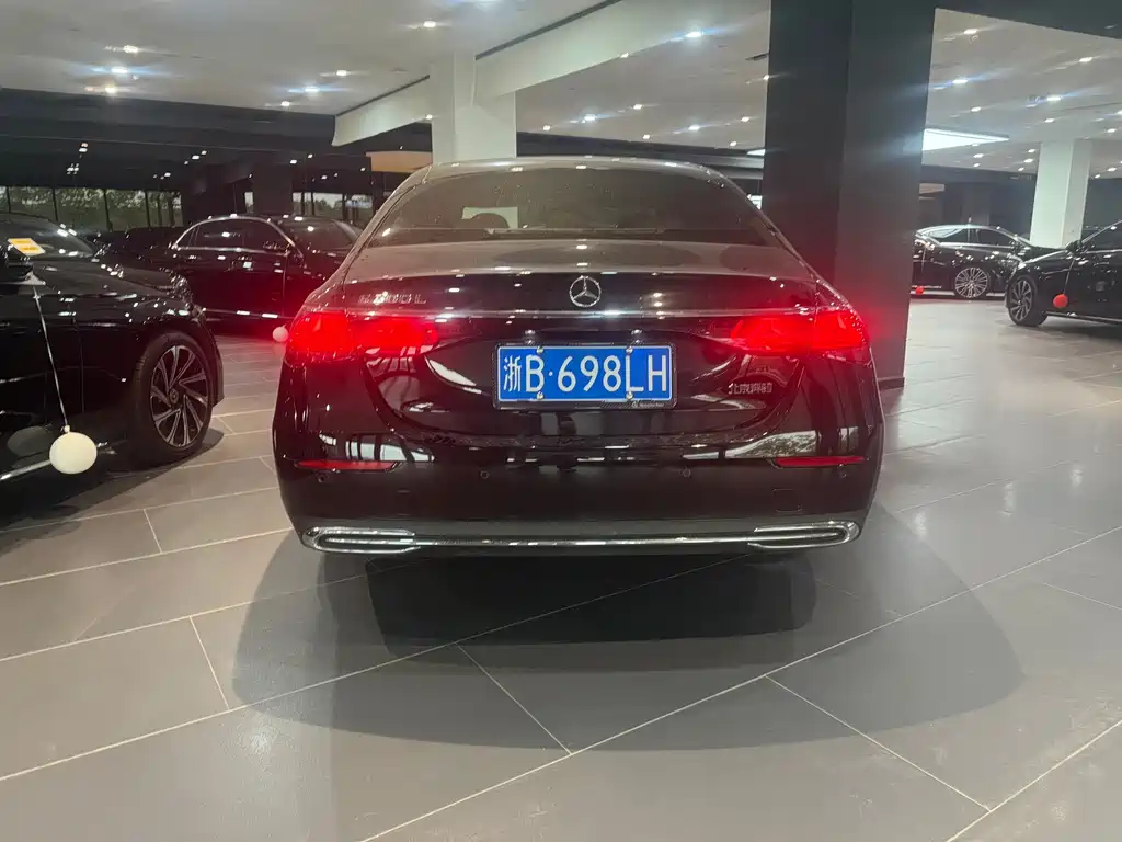 Mercedes-Benz E-Class — миниатюра 7