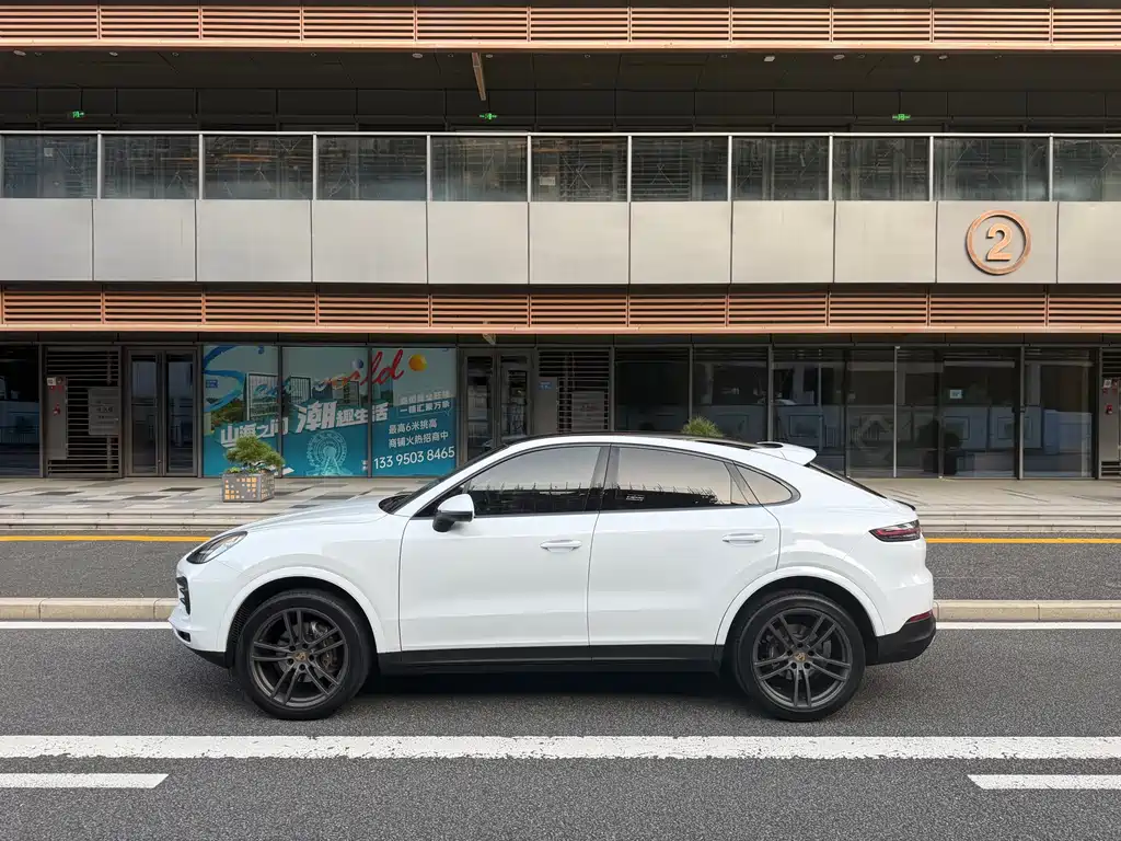 Porsche Cayenne — миниатюра 7