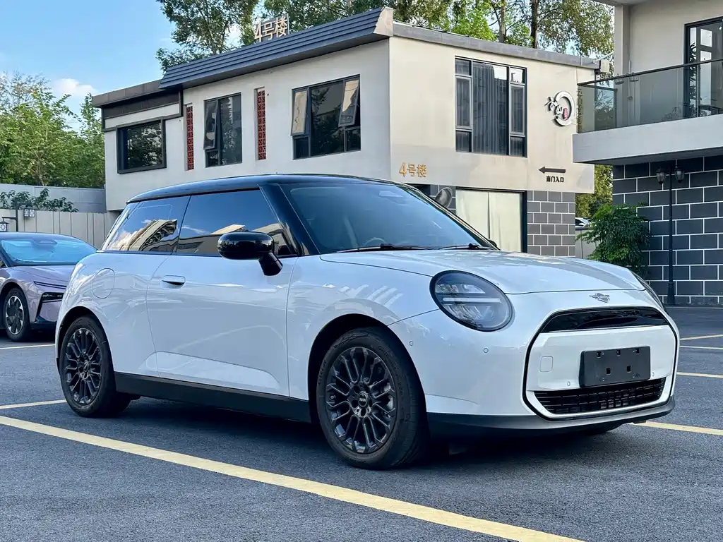 MINI MINI COOPER EV — миниатюра 3