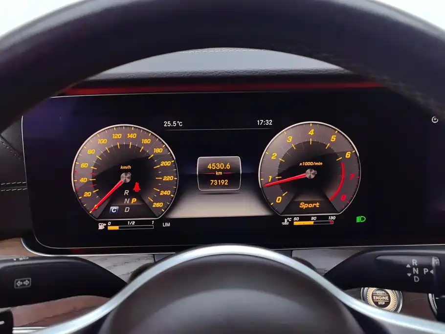 Mercedes-Benz E-Class — миниатюра 14
