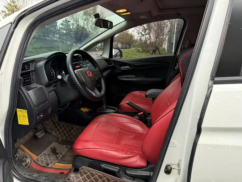 Honda Fit — миниатюра 4