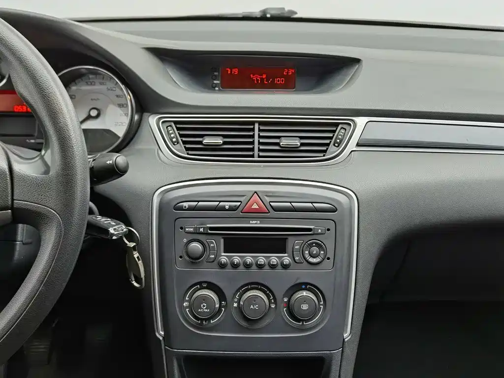 Peugeot 308 — миниатюра 12