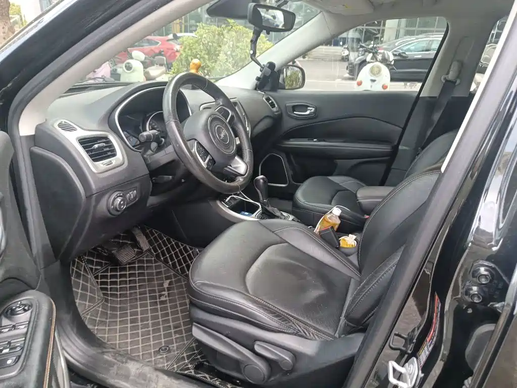 Jeep Compass — миниатюра 11