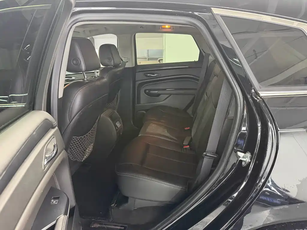 Cadillac SRX — миниатюра 4