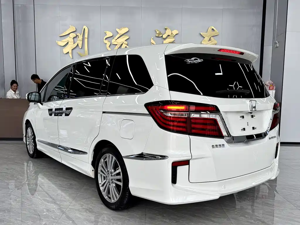 Honda Elysion — миниатюра 17