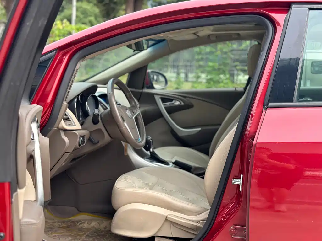 Buick Excelle — миниатюра 7