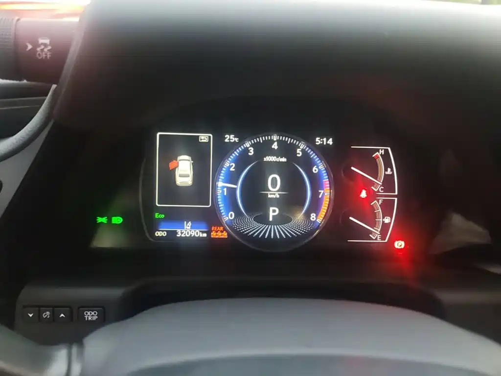 Lexus ES — миниатюра 12
