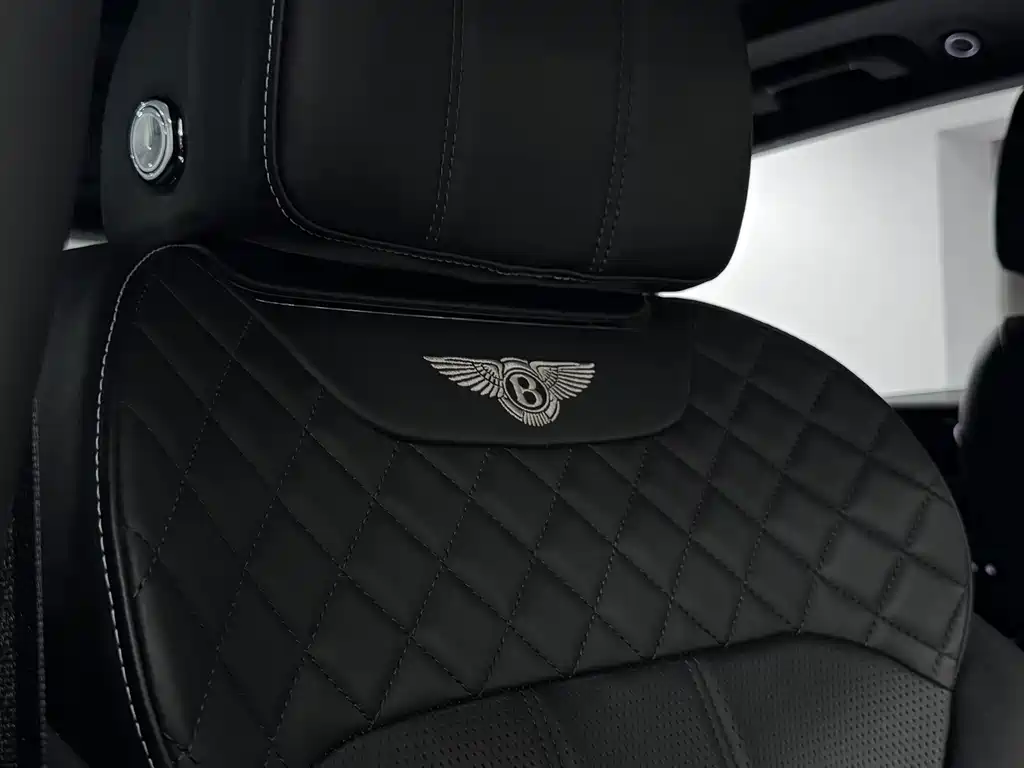 Bentley Bentayga PHEV — миниатюра 7